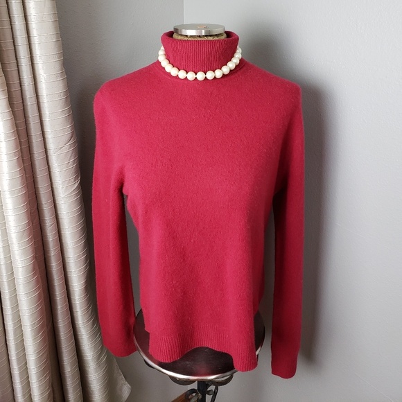 Ann Taylor Faux Pearl Necklace - Picture 2 of 8